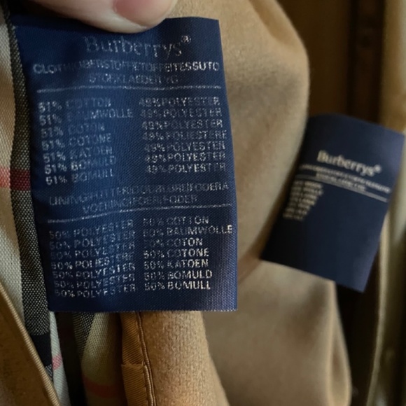 Burberry Trench in Beautiful Condition, Red Size US 8 / UK 10 - Picture 9 of 11